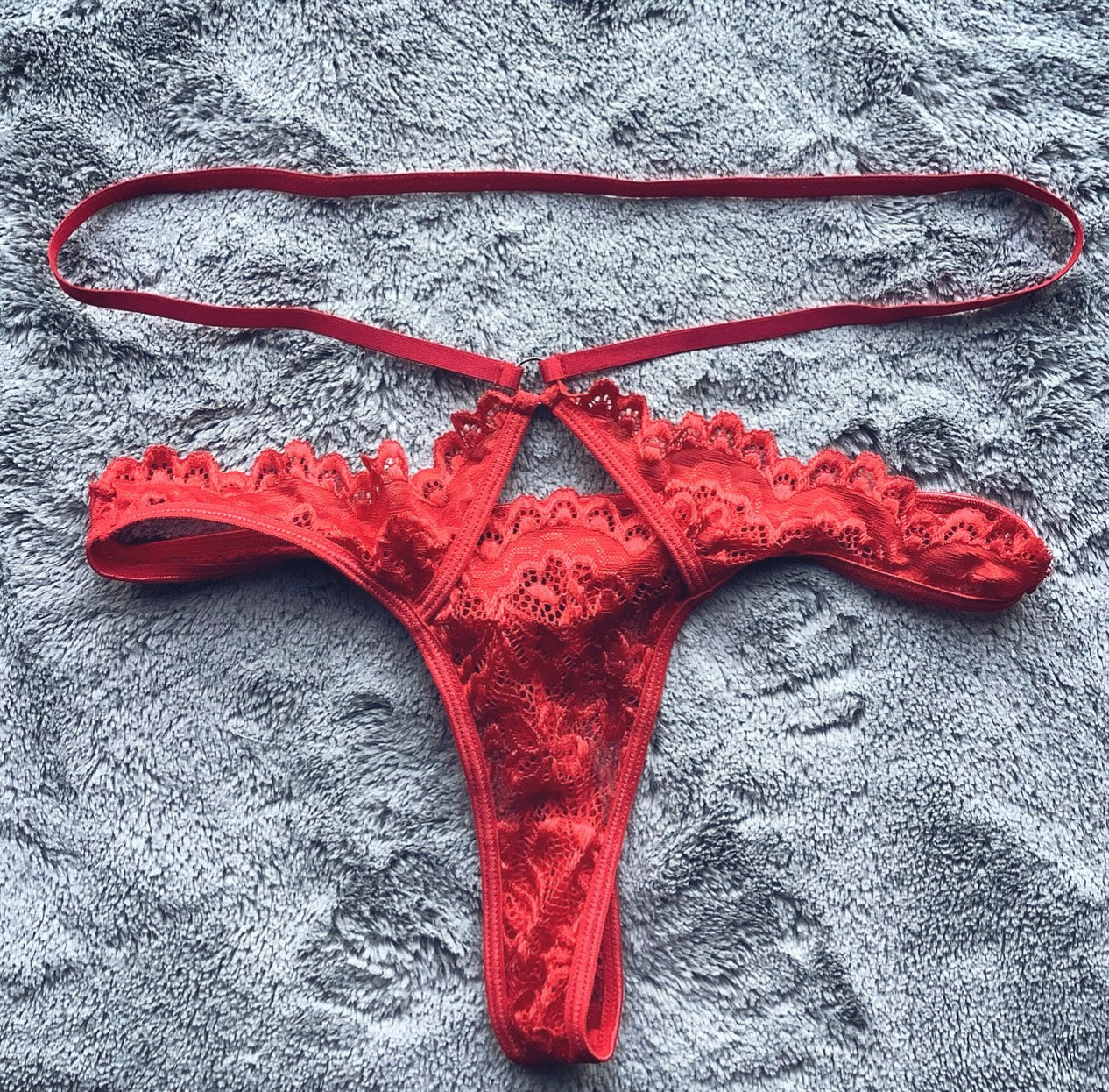 “ I see red” thong
